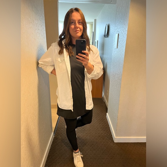 Meet your Posher, Katie - Picture 3 of 5